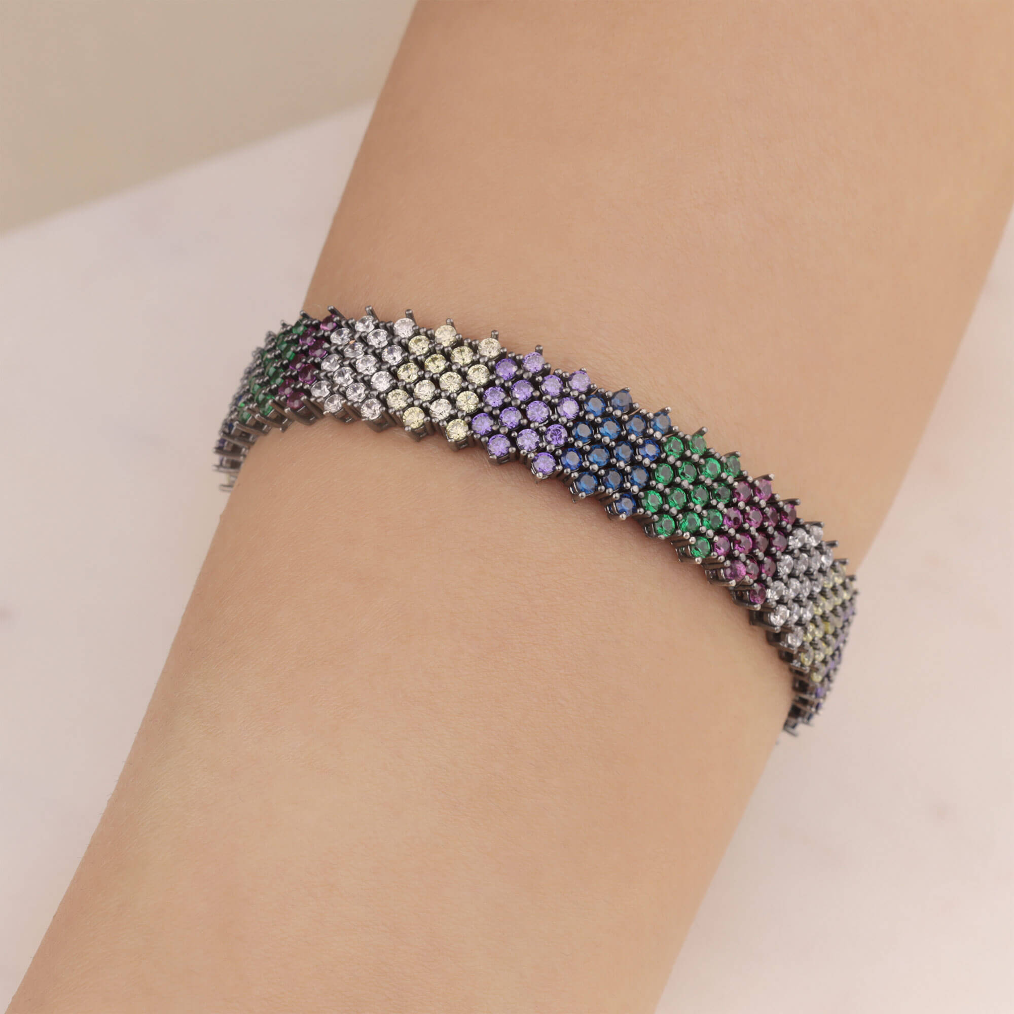 Multicolor Zirkon Taşlı Gümüş Bilezik Multicolor Zirkon Taşlı Gümüş Bilezik