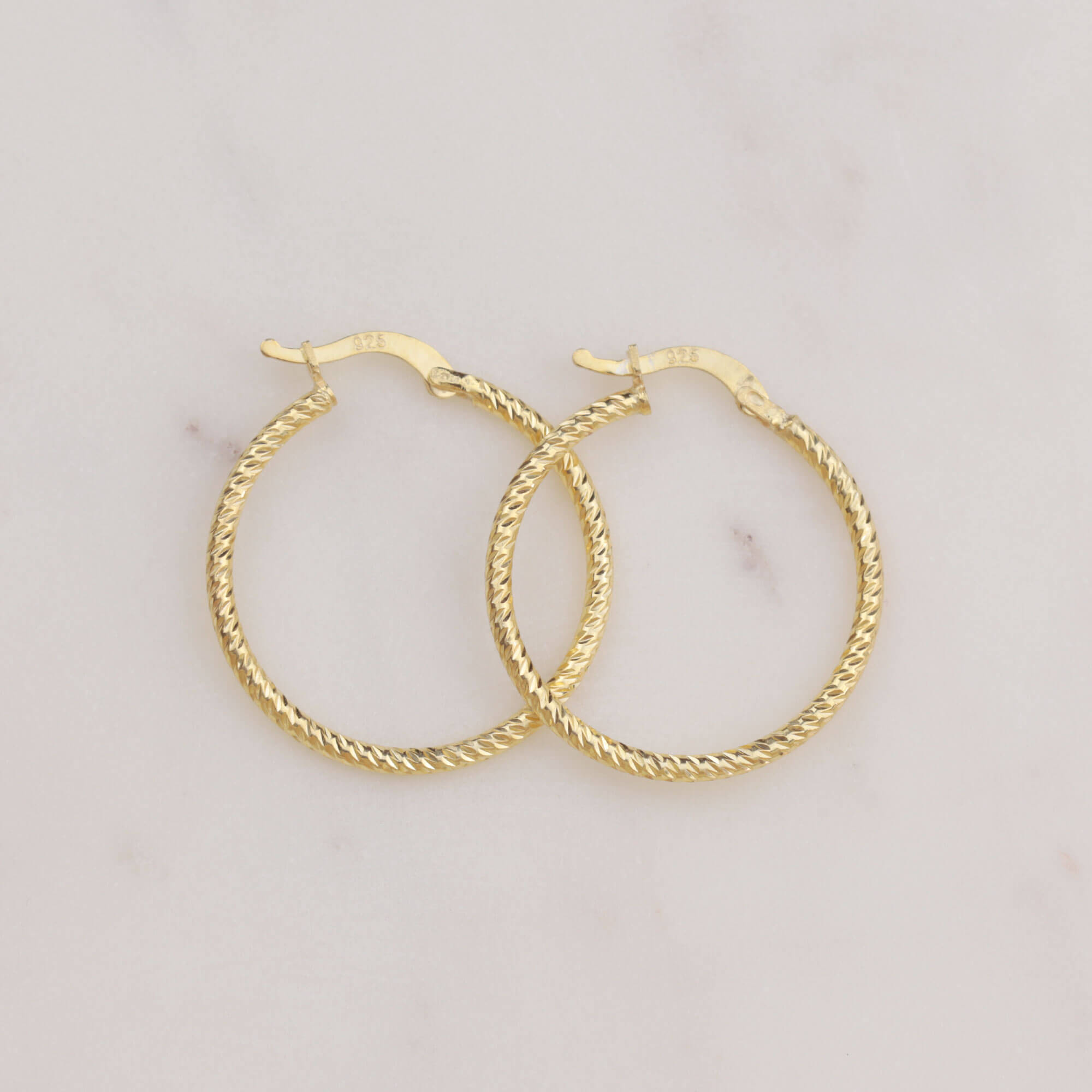 İtalyan Burgu Gold Halka Gümüş Küpe (2.5 cm) İtalyan Burgu Gold Halka Gümüş Küpe (2.5 cm)