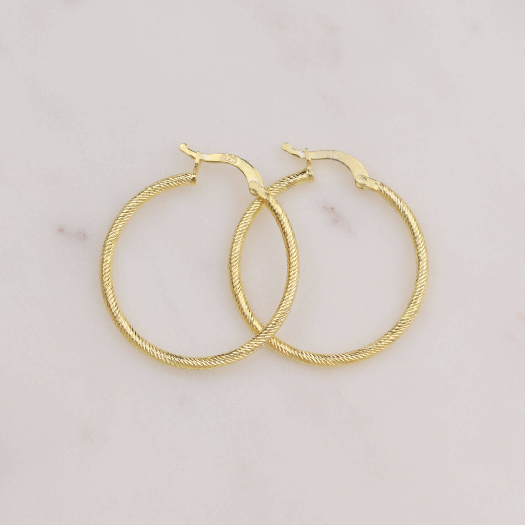 İtalyan Burgu Gold Halka Gümüş Küpe (2.6 cm) İtalyan Burgu Gold Halka Gümüş Küpe (2.6 cm)