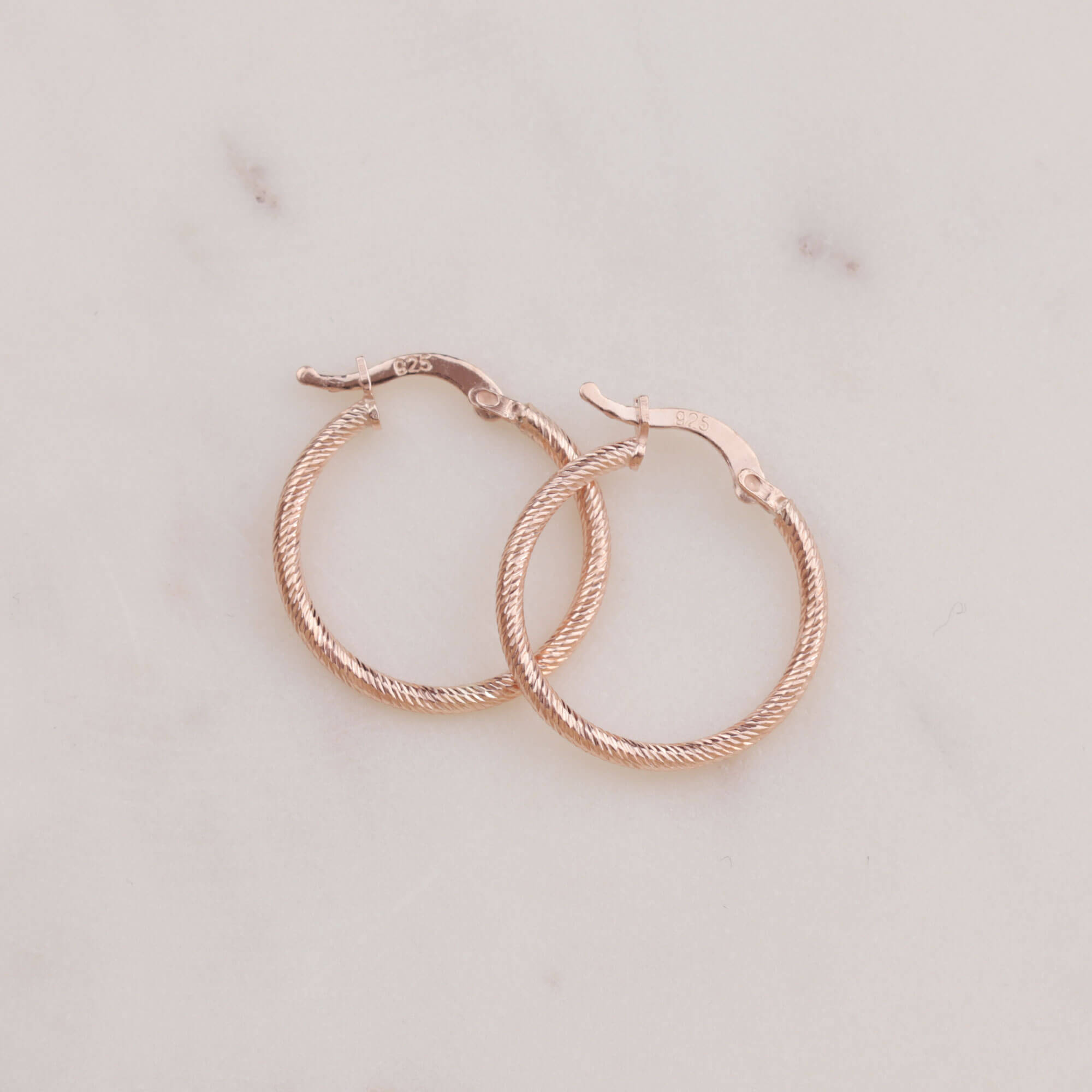 İtalyan Burgu Rose Halka Gümüş Küpe (2 cm) İtalyan Burgu Rose Halka Gümüş Küpe (2 cm)